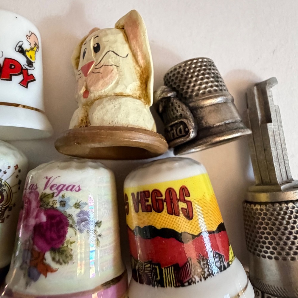 Vintage Thimble Collection Snoopy Las Vegas Alaska Brass Pewter Metal Lot of 16 - Picture 3 of 11